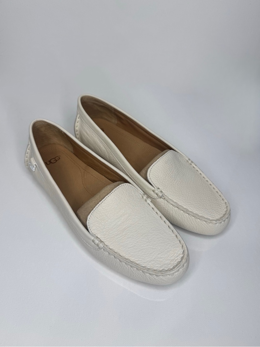 NEW!! Leather UGG Flores Loafers